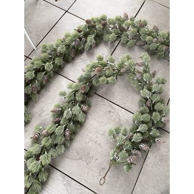 Girlanda so šiškami 115cm