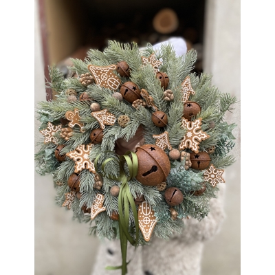 Zimný veniec s medovníčkom