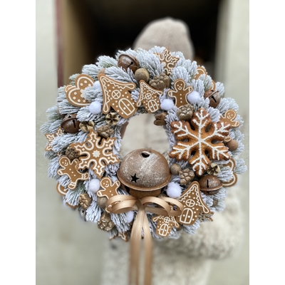 Zimný veniec s medovníčkami