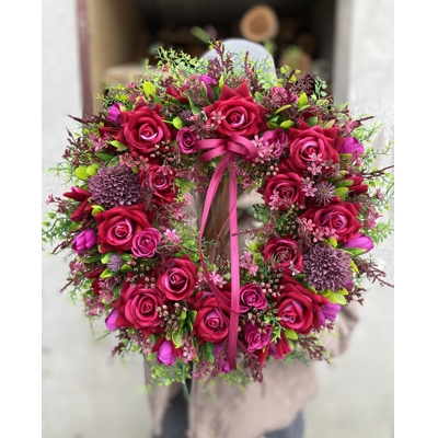 Celoročný veniec cyklamén