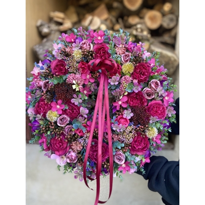 Celoročný veniec cyklamén