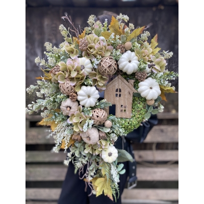 Jesenný veniec s domčekom