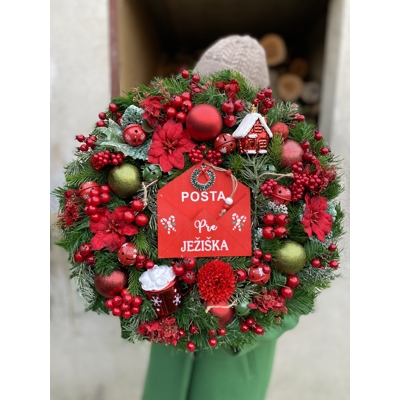 Vianočný veniec s poštou pre Ježiška