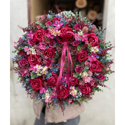 Celoročný veniec cyklamén